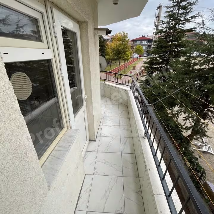 Etimesgut Merkezede Giriş Katı 3+1